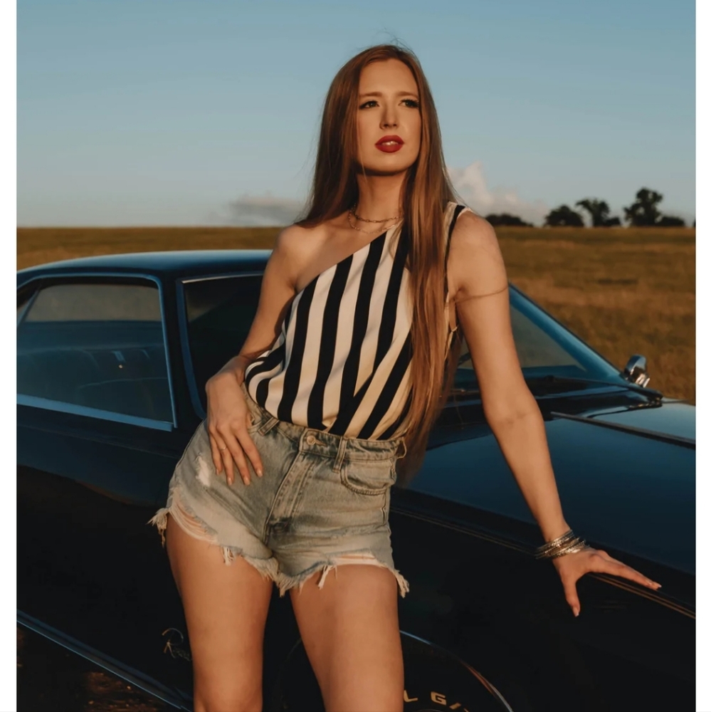 One shoulder striped body suit